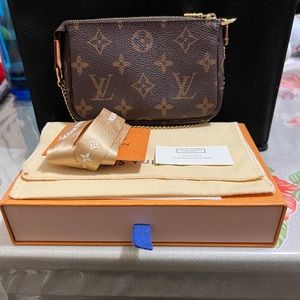 Louis Vuitton Mini Pochette Accessories